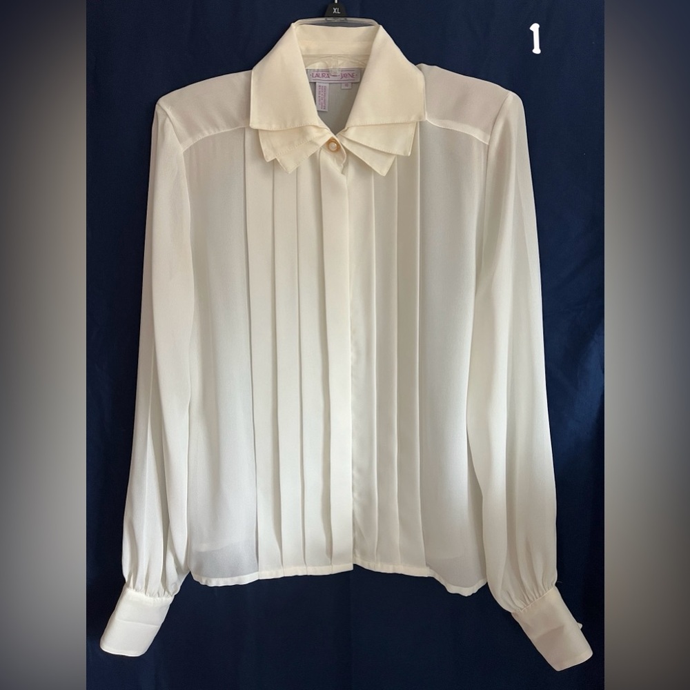 Laura and Jayne 100% polyester chiffon cream dress blouse sz 10